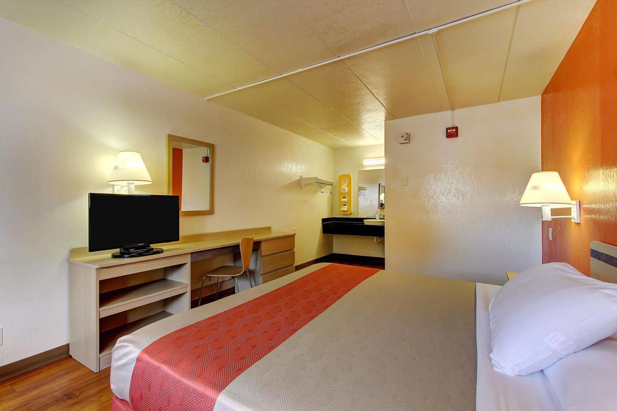 6-york, Pa 3*