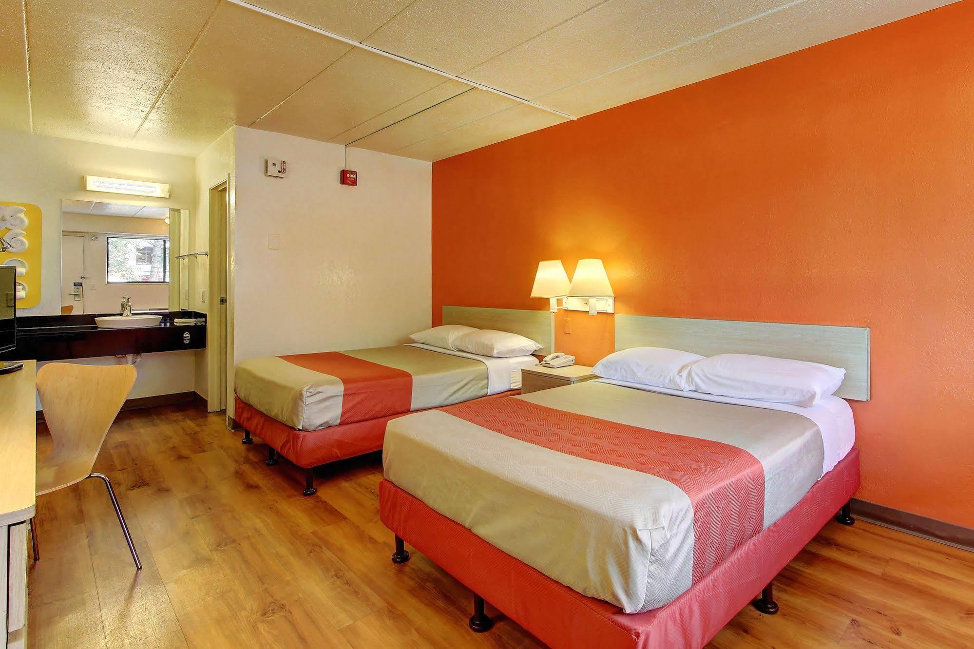 6-york, Pa Hotel